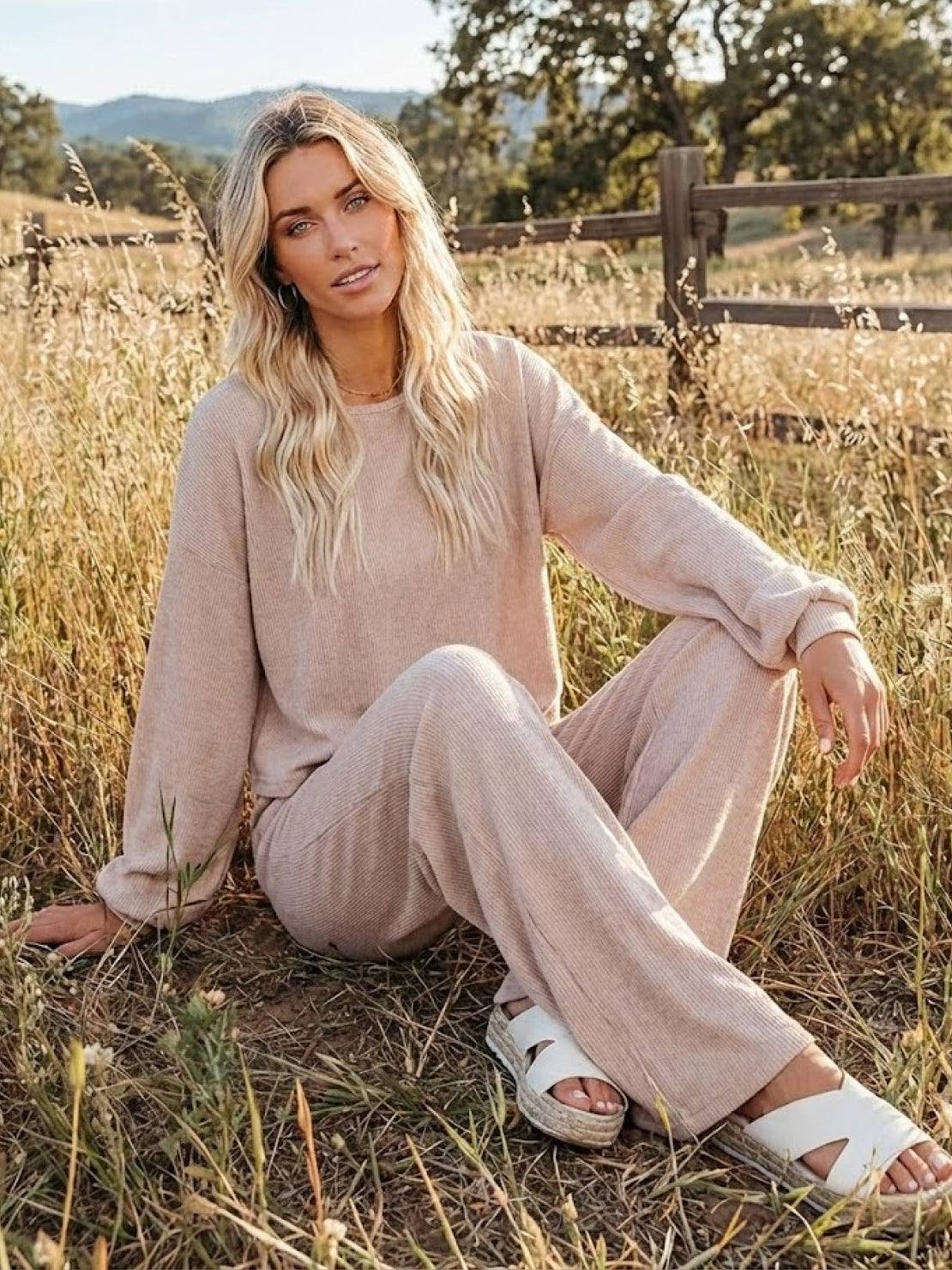Hailey | Women's Cropped Sweatshirt and Wide-Leg Pants Lounge Ensemble