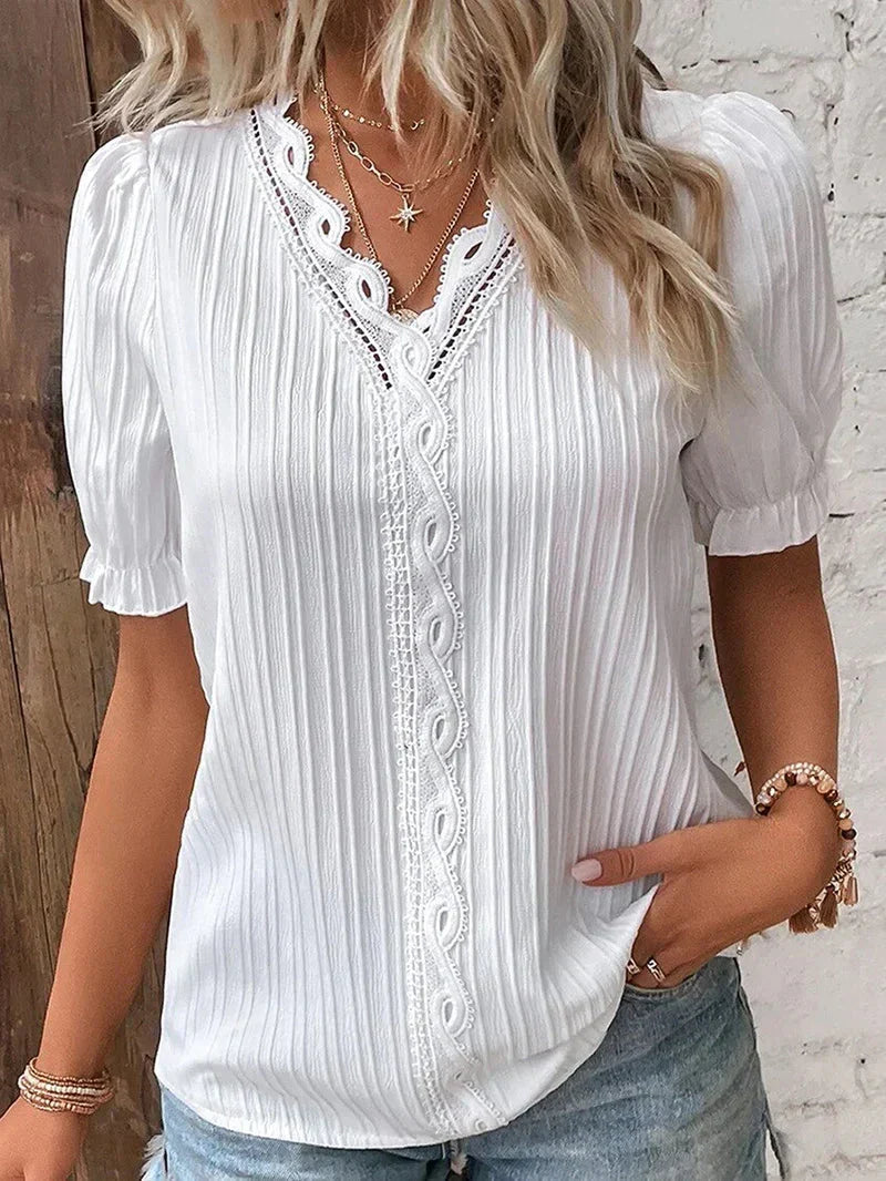 Bea™ | Sophisticated Blouse with Captivating Accents