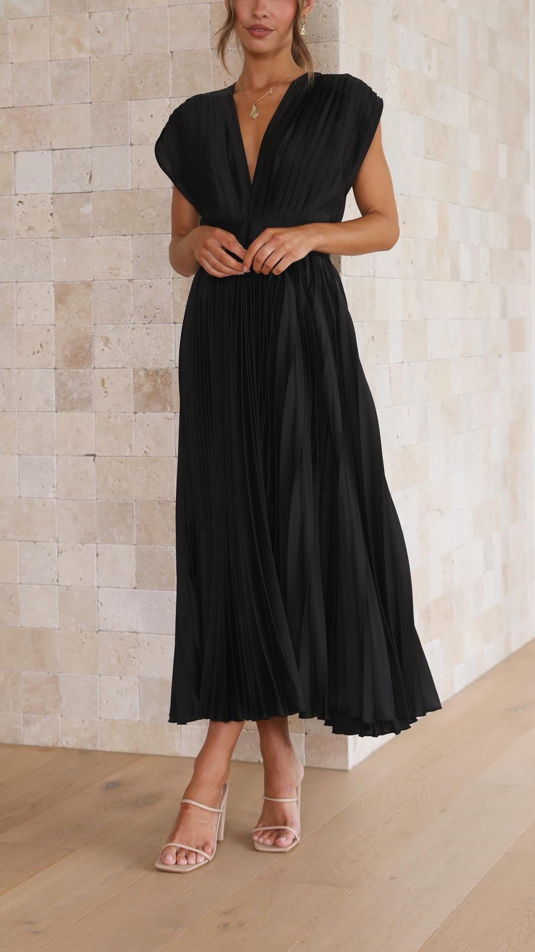 Maria™ | Chic Pleated Maxi Gown