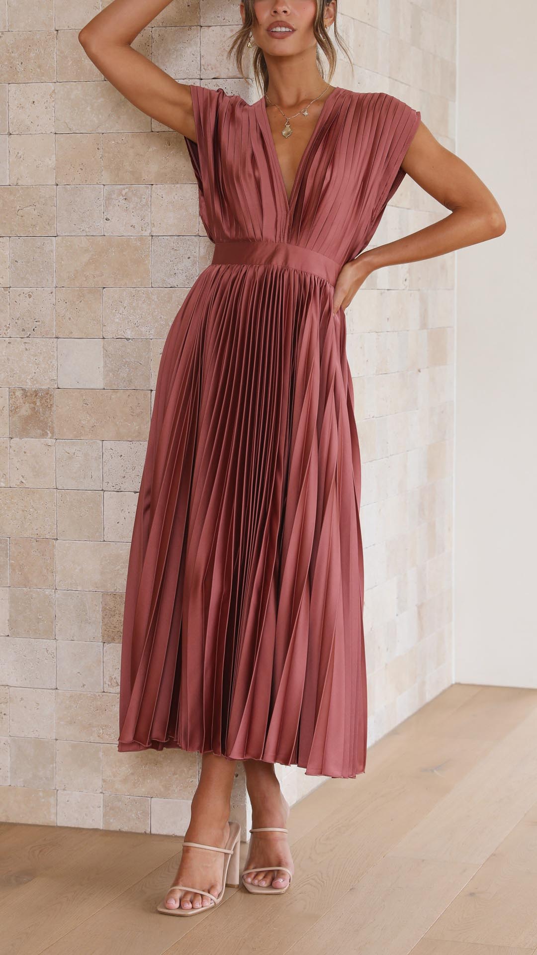 Maria™ | Chic Pleated Maxi Gown