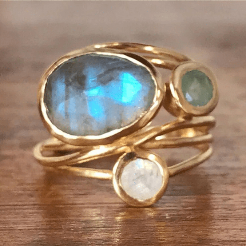 Solara™ | Radiant Gold Crystal Ring