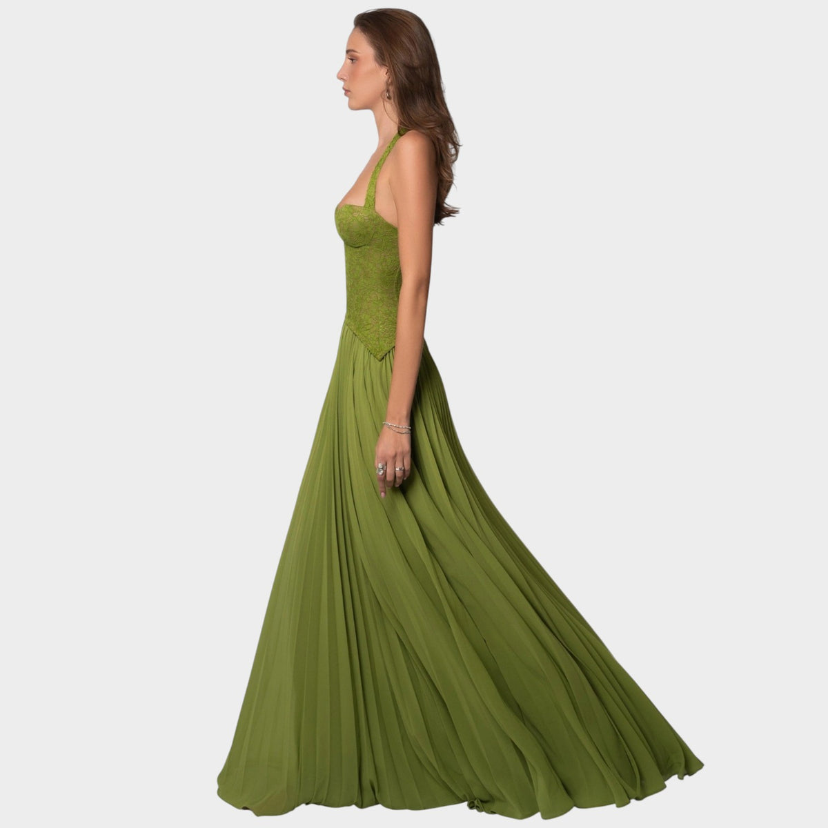 Women’s Lace Bodice Maxi Dress with Sweetheart Neckline and Pleated Chiffon Skirt