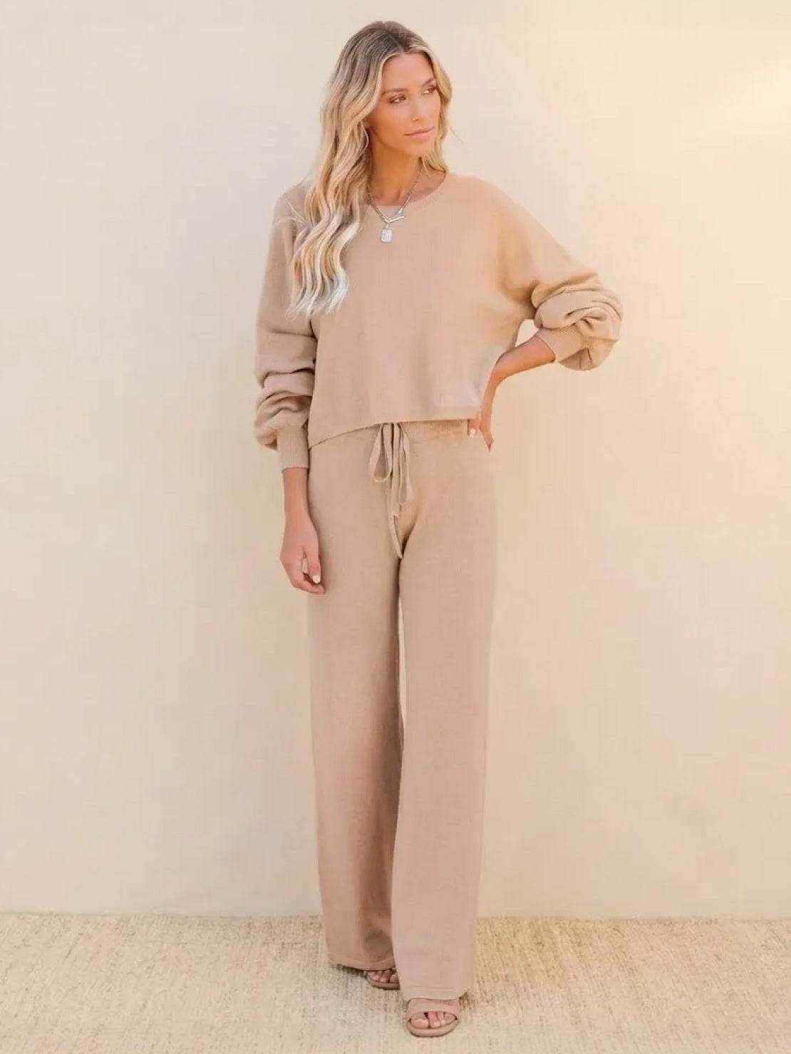 Hailey | Women's Cropped Sweatshirt and Wide-Leg Pants Lounge Ensemble