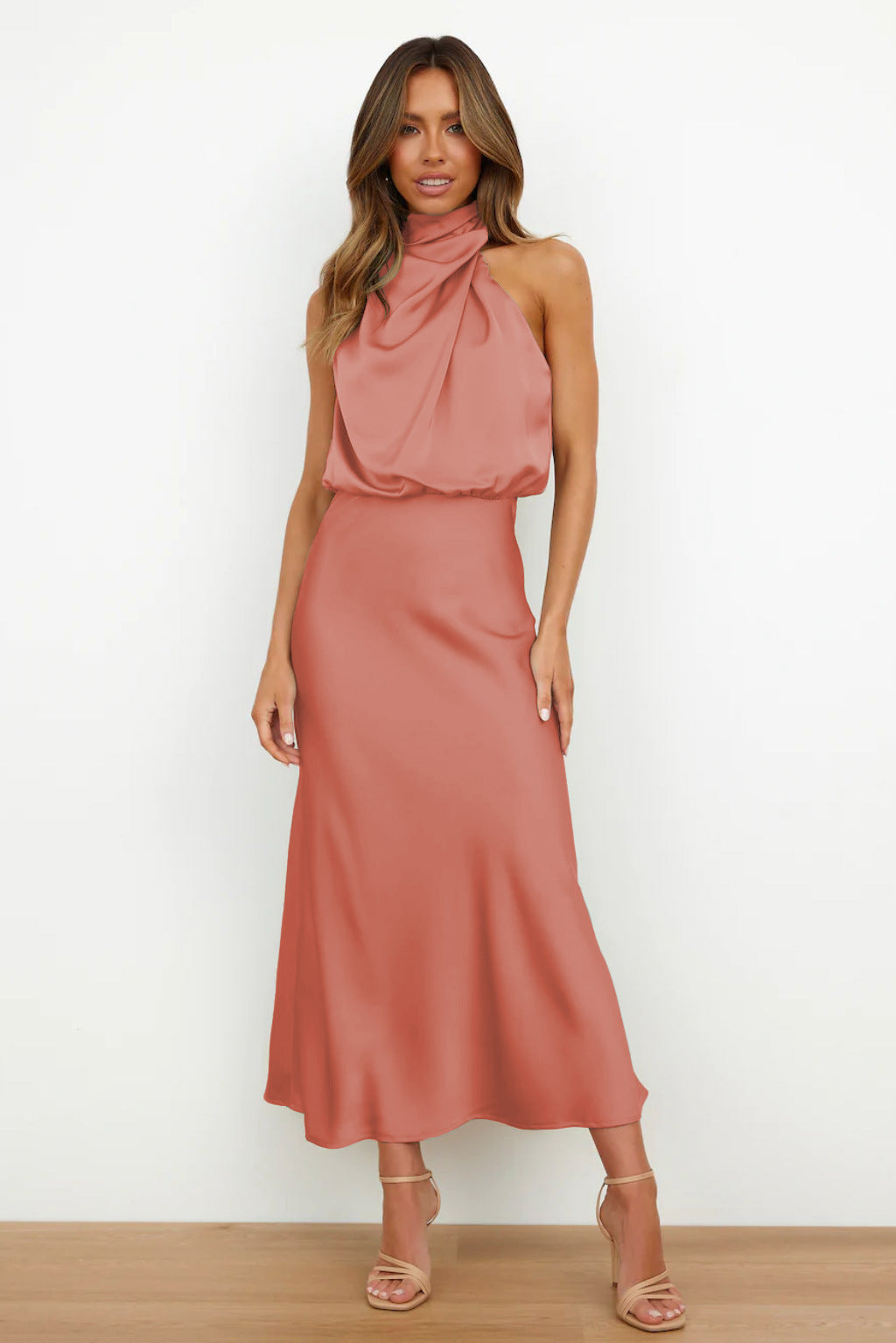 Mariana™ | Chic Halter Neck Evening Gown