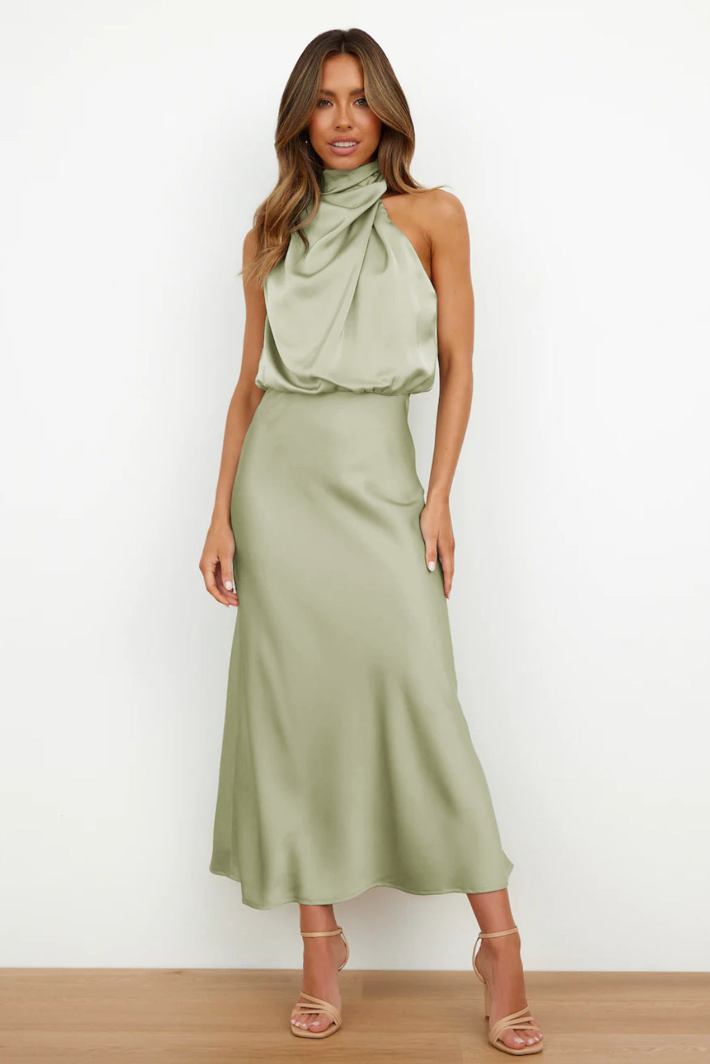 Mariana™ | Chic Halter Neck Evening Gown