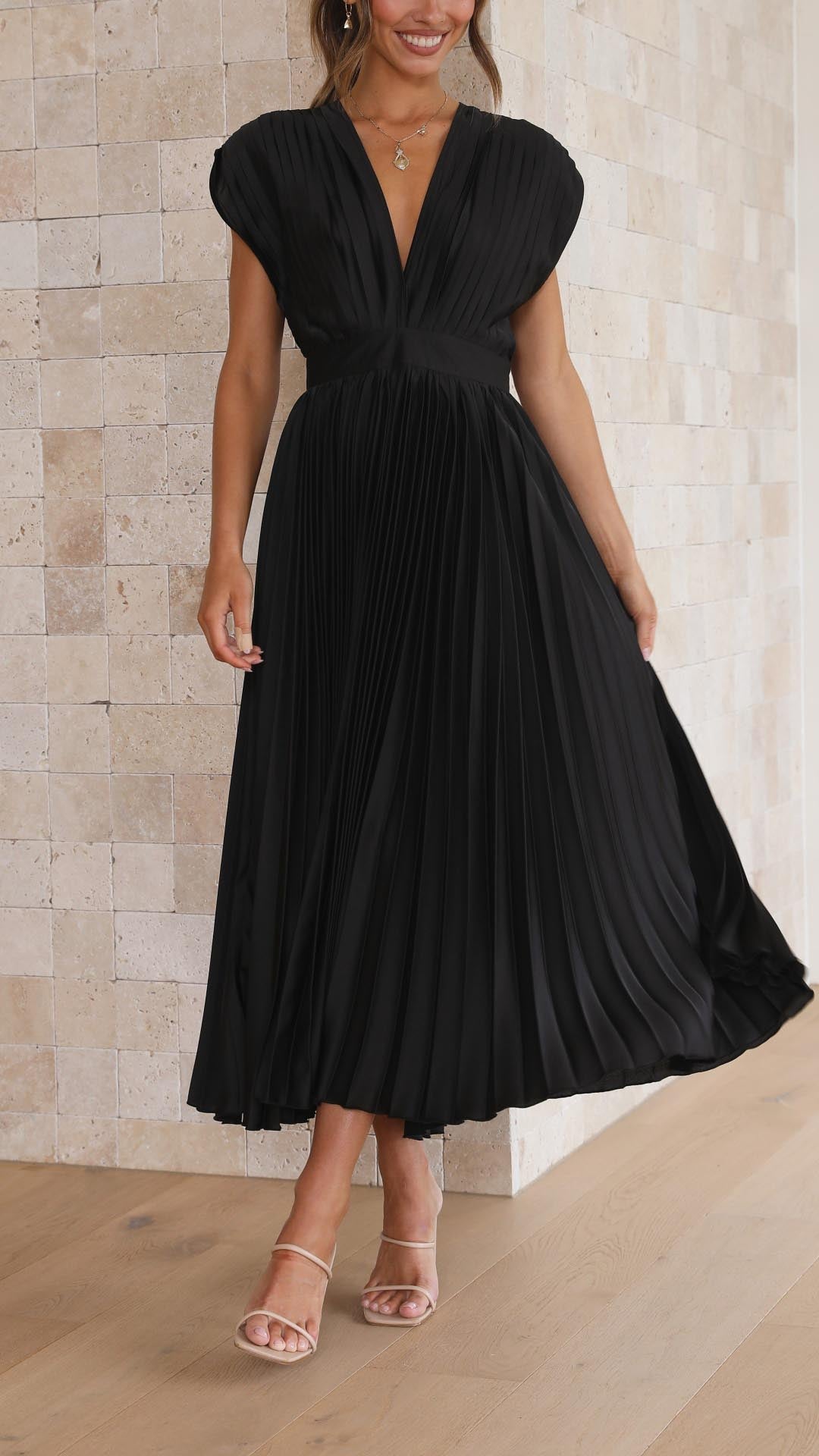 Maria™ | Chic Pleated Maxi Dress