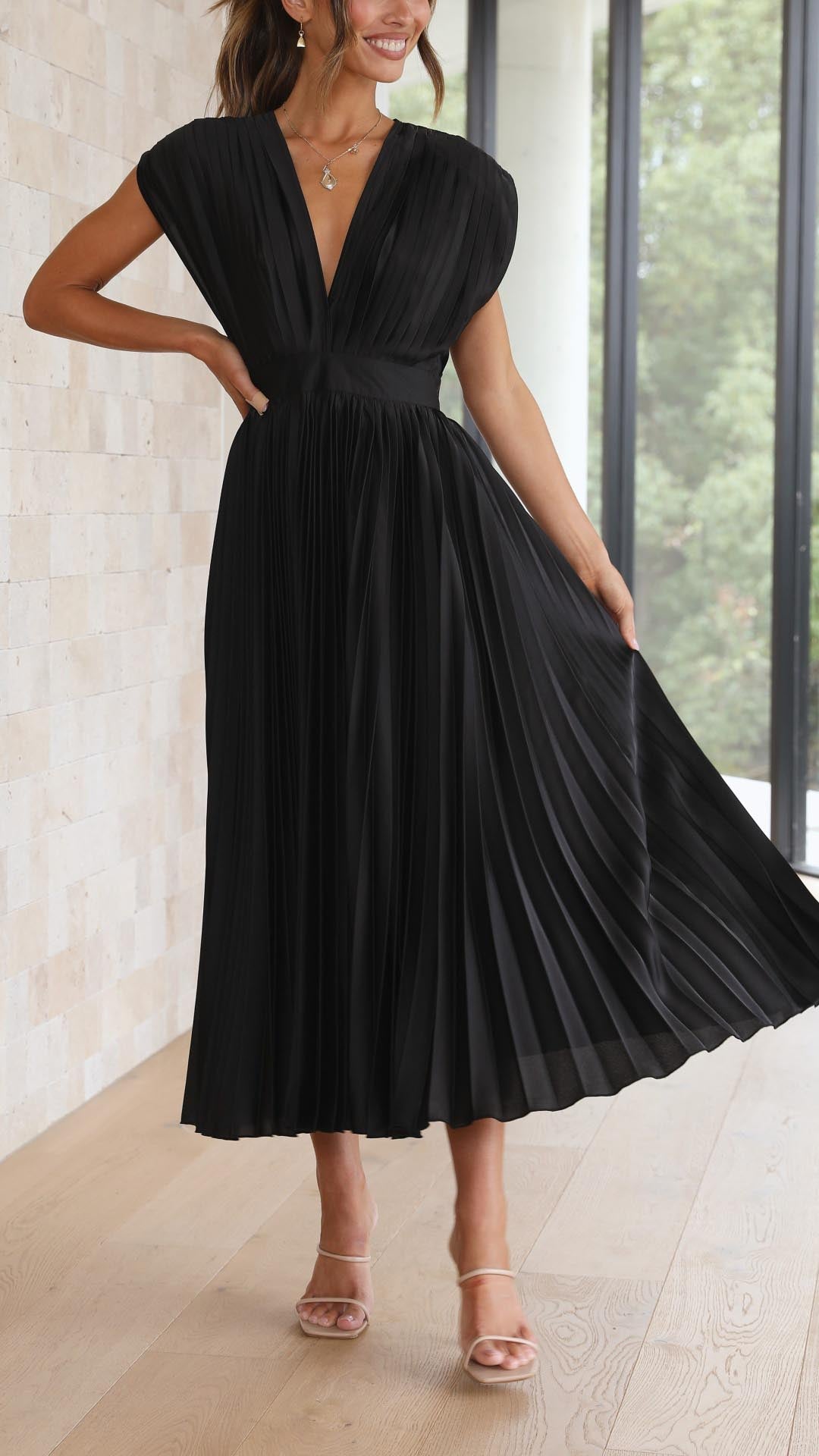 Maria™ | Chic Pleated Maxi Gown