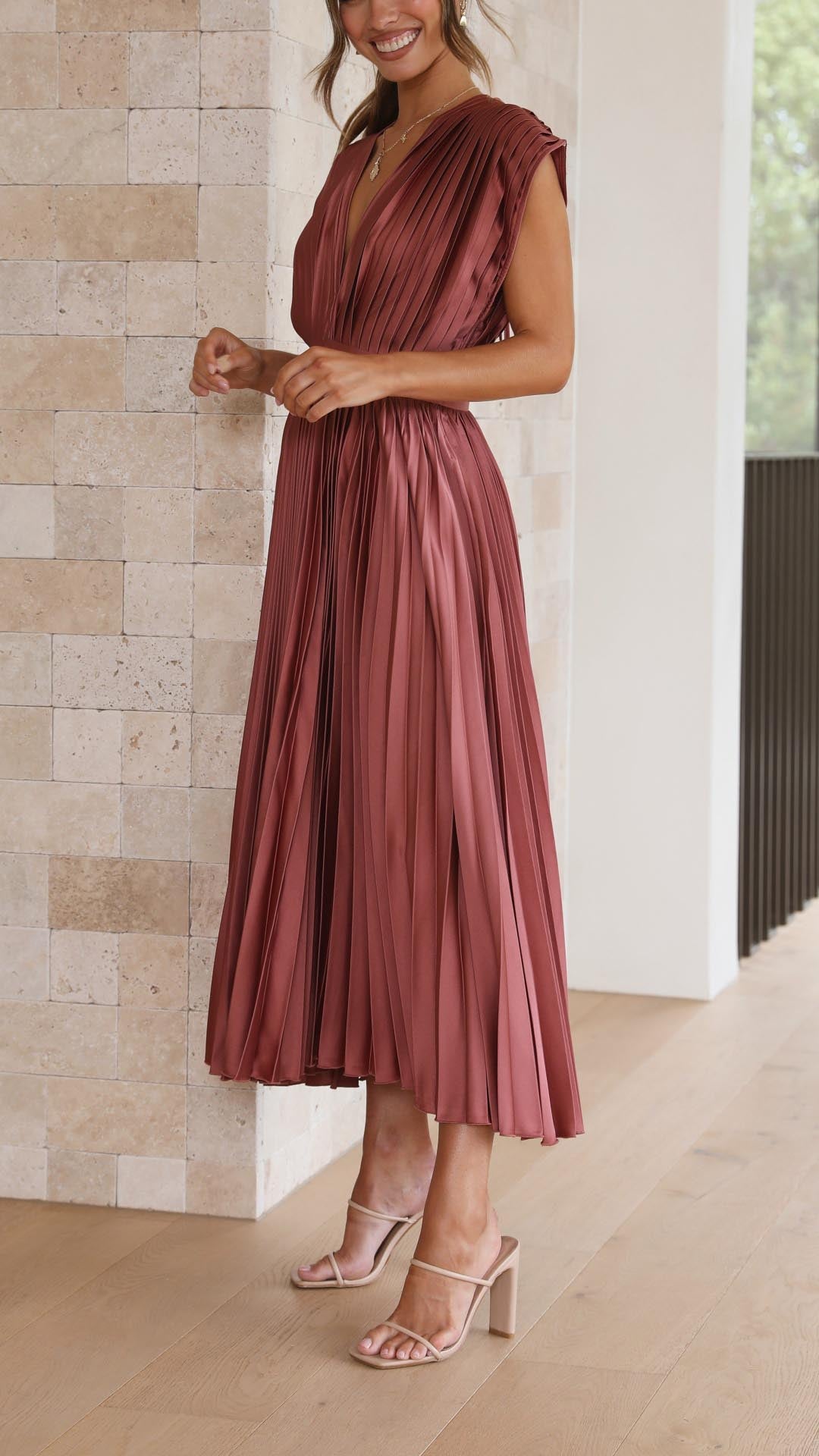 Maria™ | Chic Pleated Maxi Dress