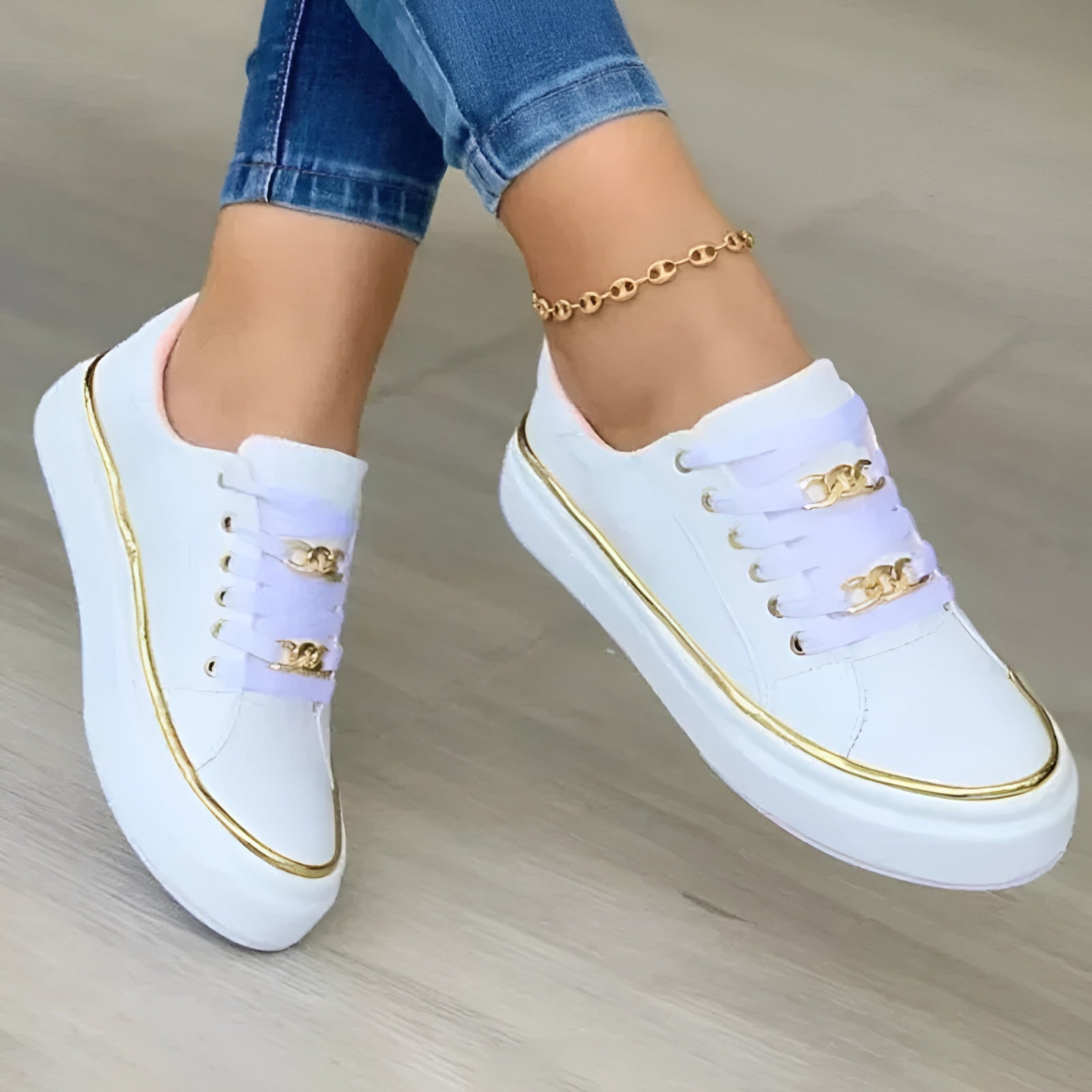 Luna | Women's Casual Platform Sneakers Featuring Gold Chain Accents