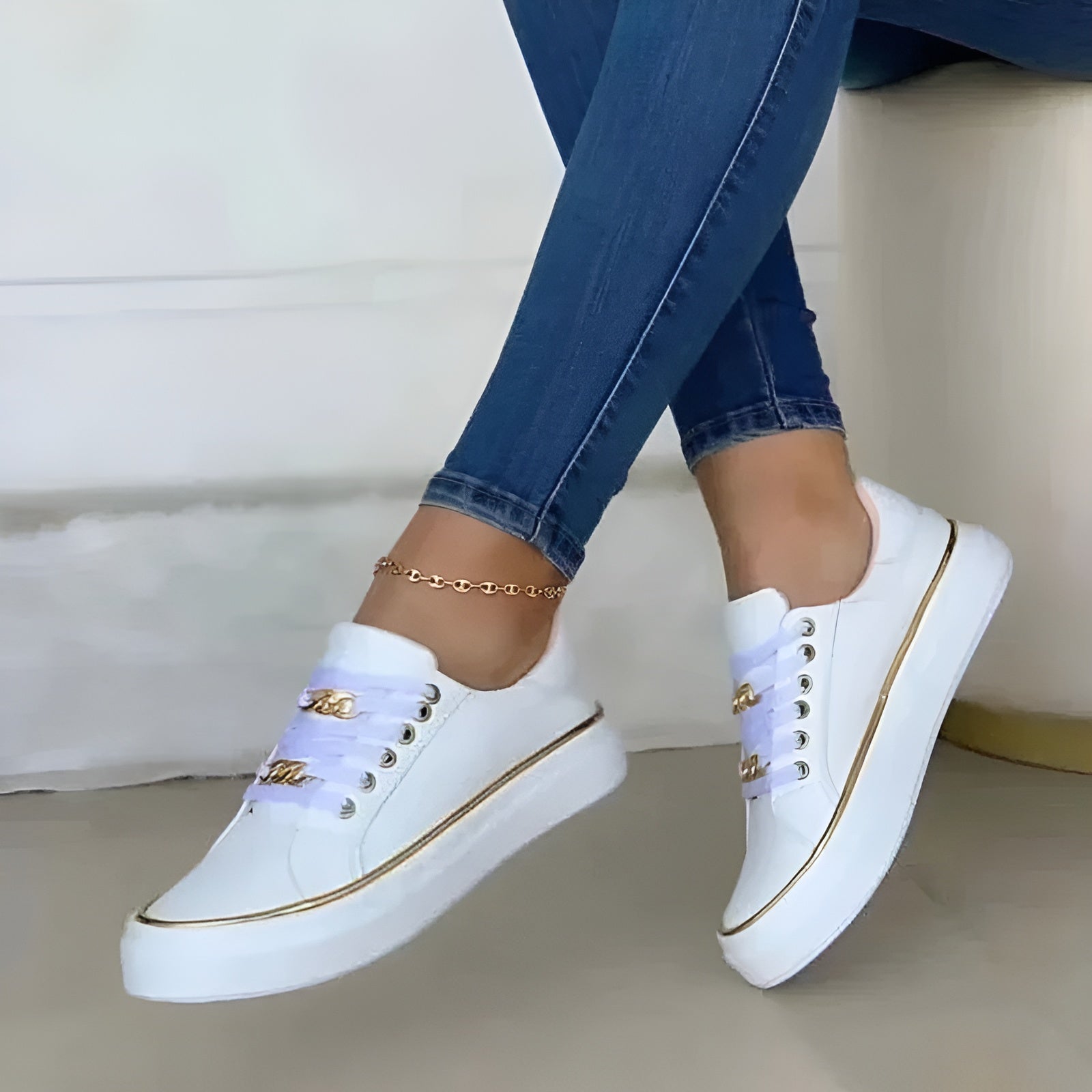 Luna | Women's Casual Platform Sneakers Featuring Gold Chain Accents