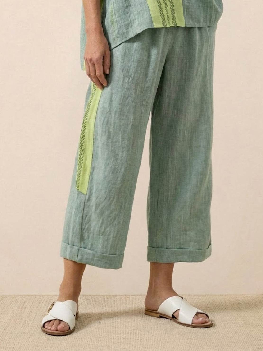 Paloma | Women's Striped Wide-Leg Pants and Tee Set - Casual Two-Piece Outfit