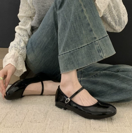 Vivienne | Women's Patent Leather Mary Jane Shoes with Low Block Heel