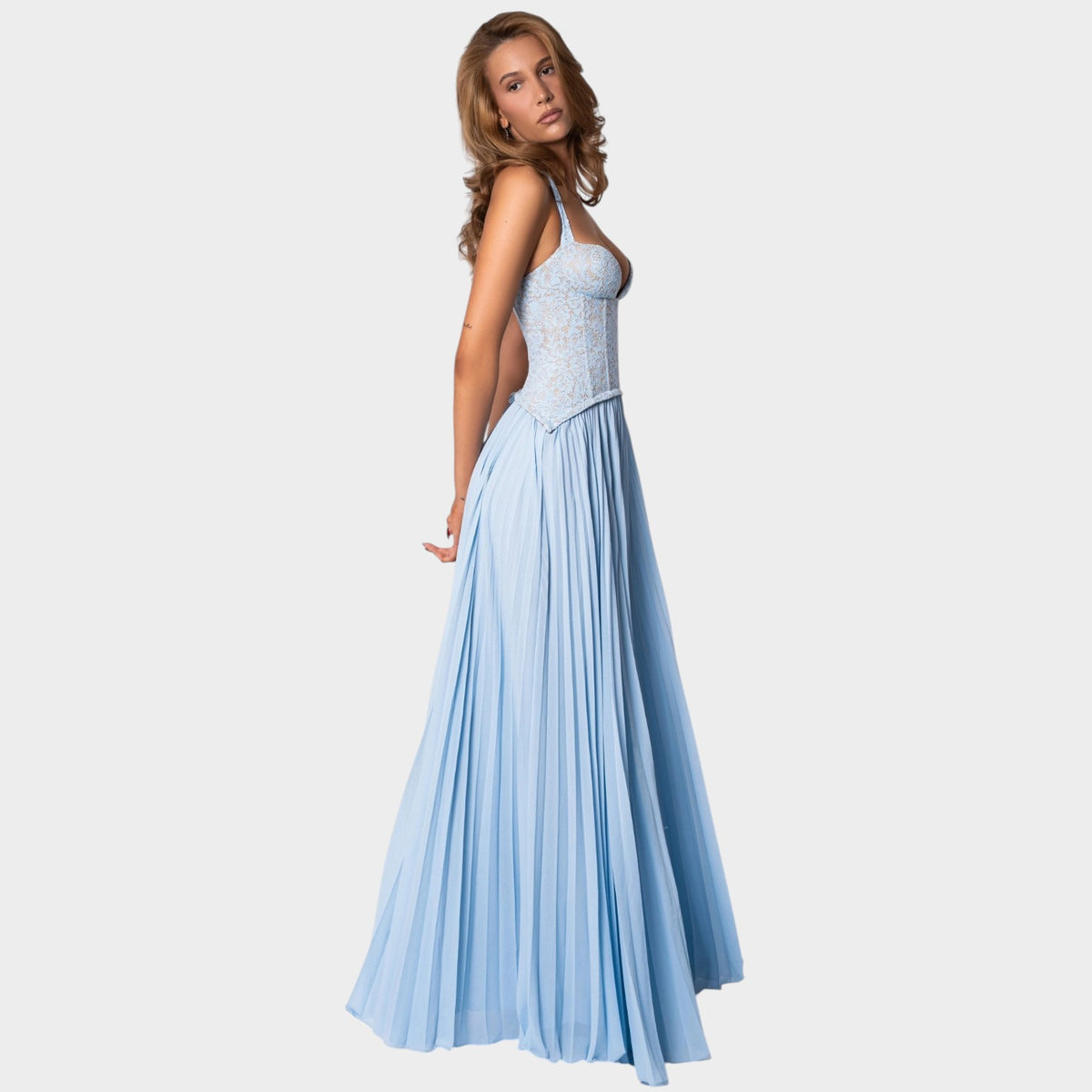 Women’s Lace Bodice Maxi Dress with Sweetheart Neckline and Pleated Chiffon Skirt