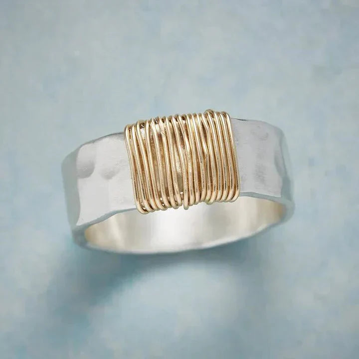 Auriel™ Vintage Gold Thread Band